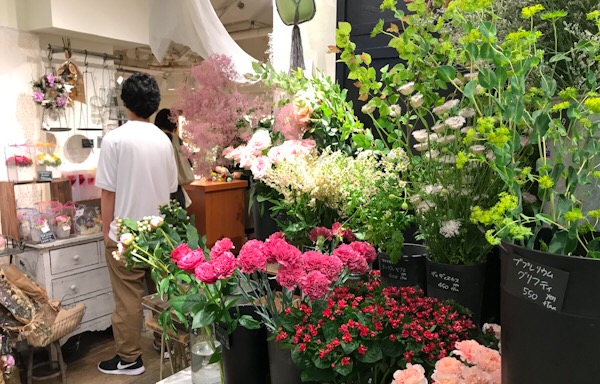 Fleurage Un フルラージュアン 新宿本店 新宿区 新宿 の花屋 ボタニーク
